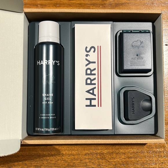 Harry’s Shaving Kit - Picture 2 of 5